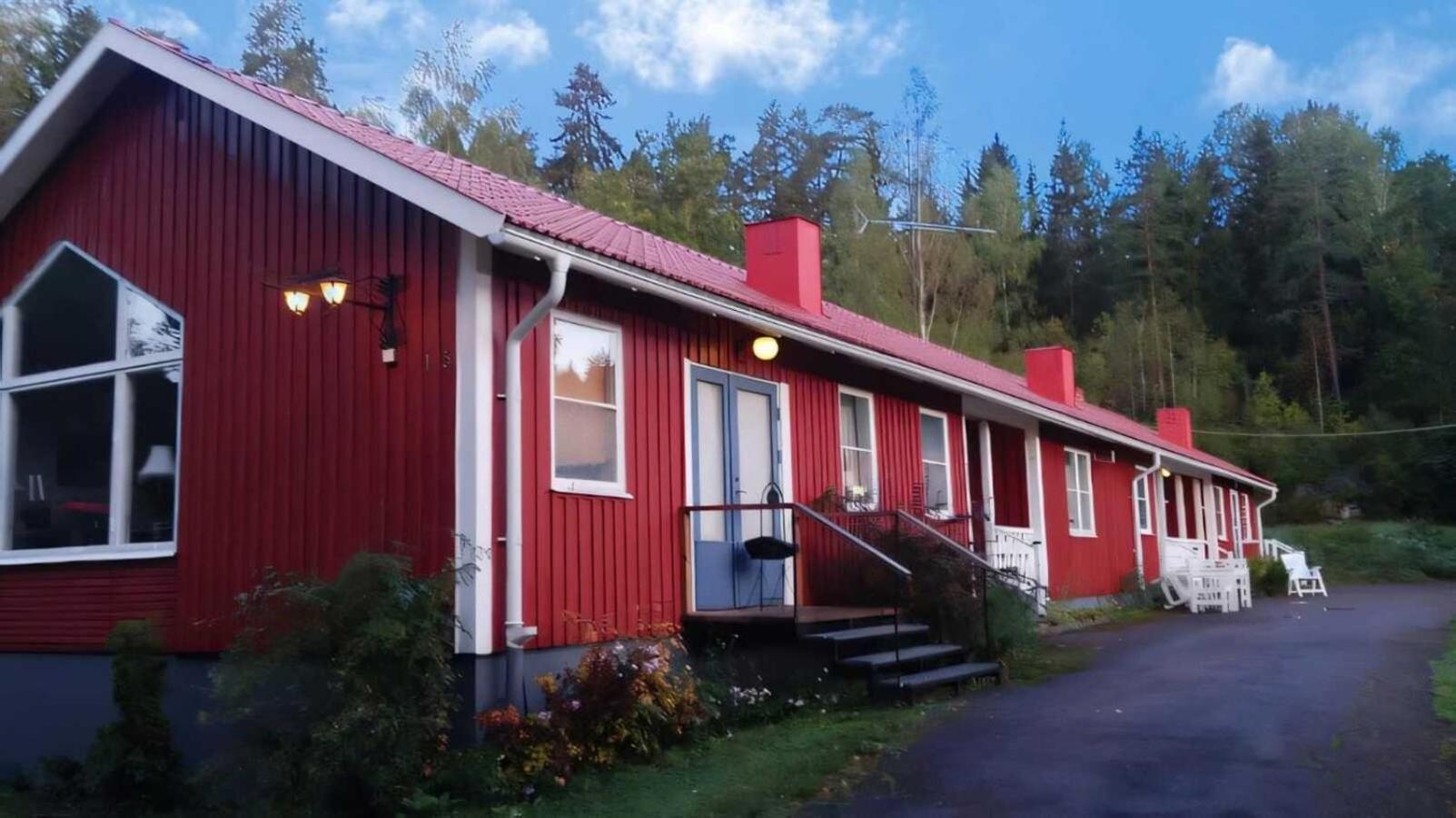 Klaraborg - Rum Och Koek I Borgvik Exterior foto